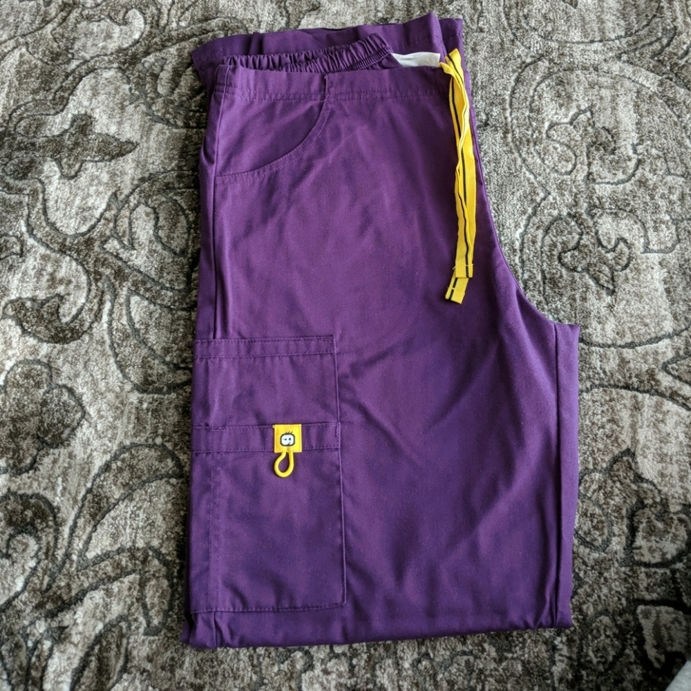 💜 WonderWink Plum Medium Scrub Pants!